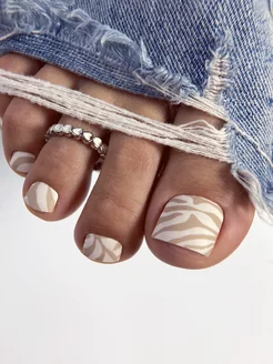 zebra nude1